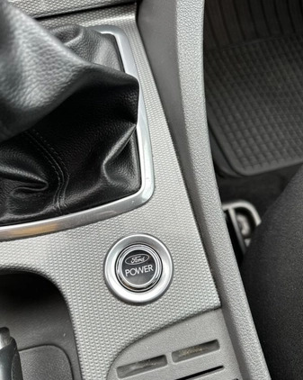 Ford Focus cena 16900 przebieg: 194000, rok produkcji 2010 z Ożarów małe 254
